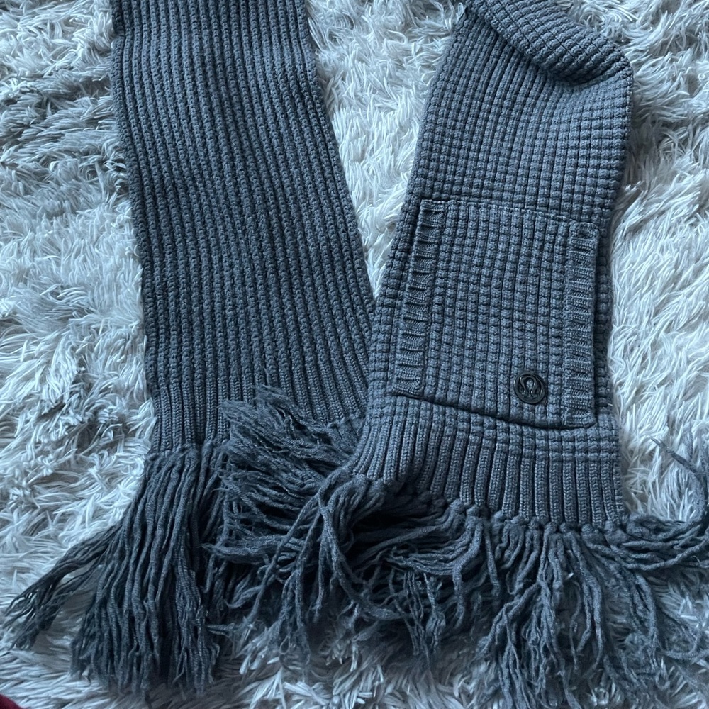 Grey waffle knit scarf from Lululemon